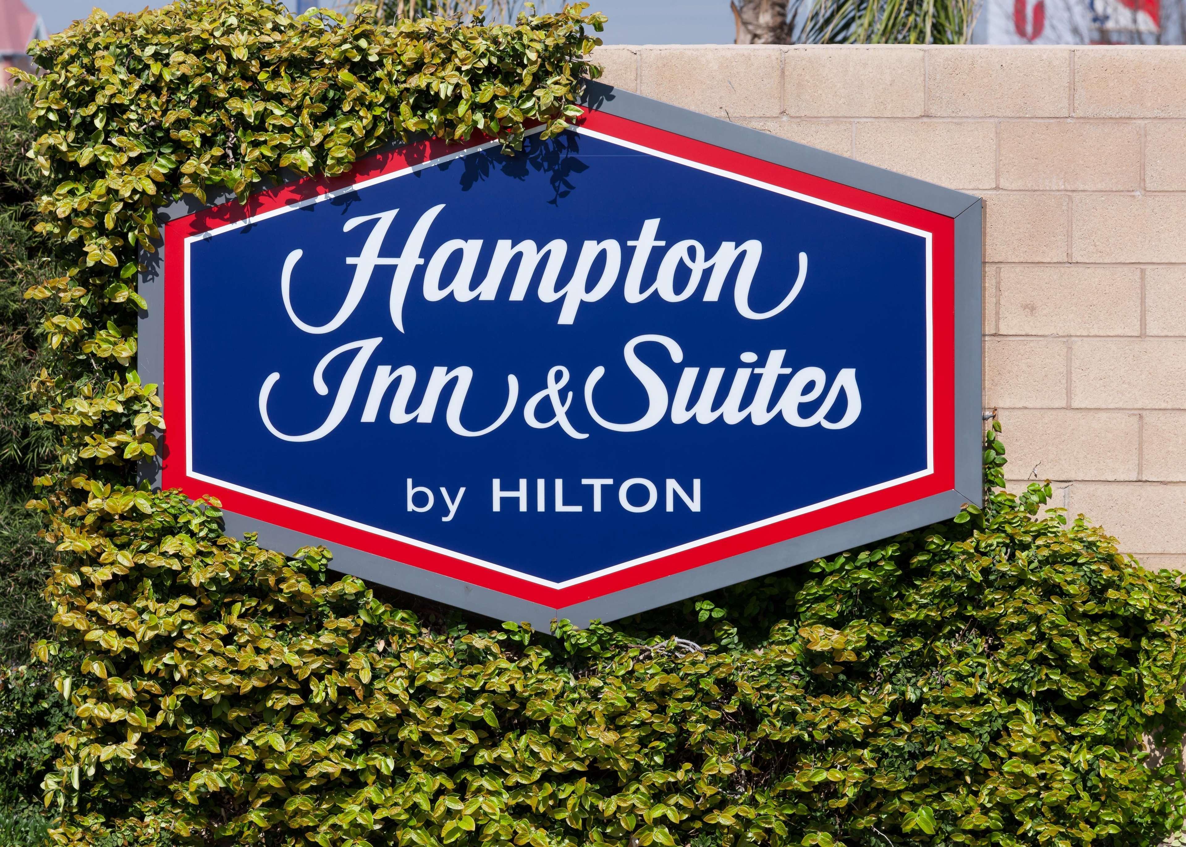 Hampton Inn & Suites Tulare Eksteriør billede