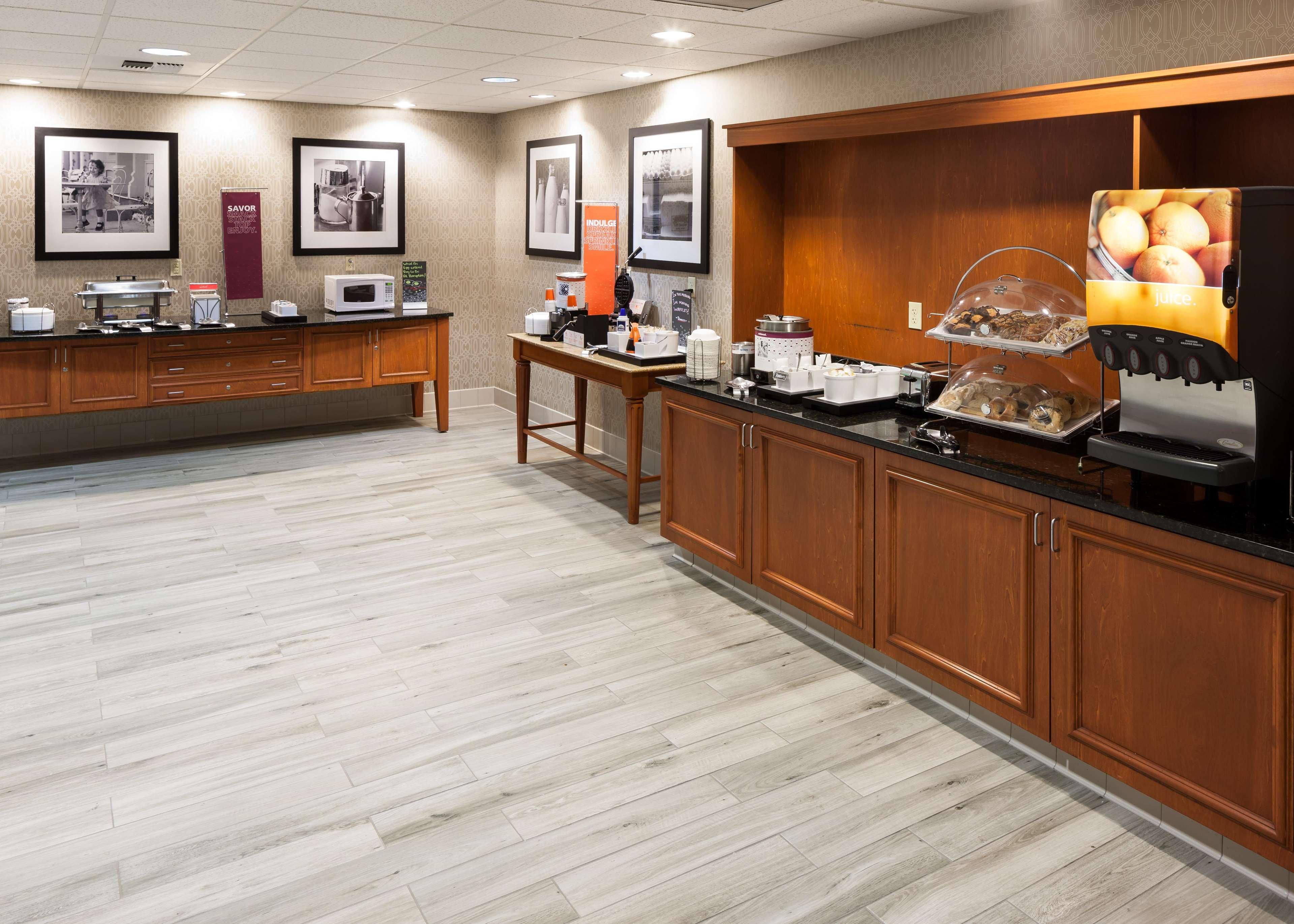 Hampton Inn & Suites Tulare Eksteriør billede