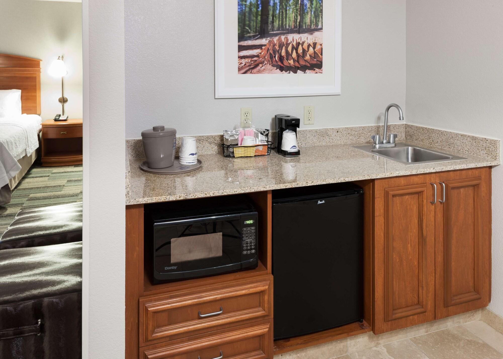 Hampton Inn & Suites Tulare Eksteriør billede