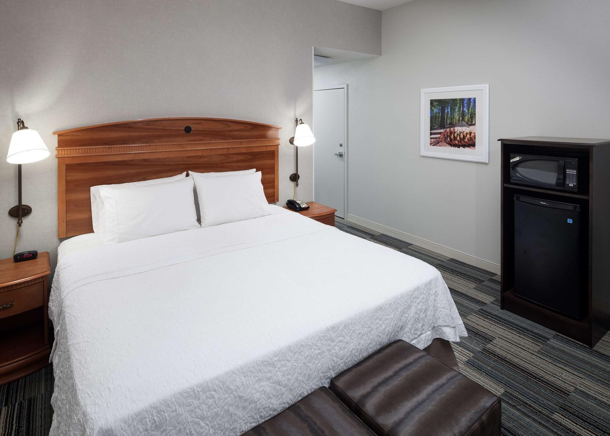 Hampton Inn & Suites Tulare Eksteriør billede