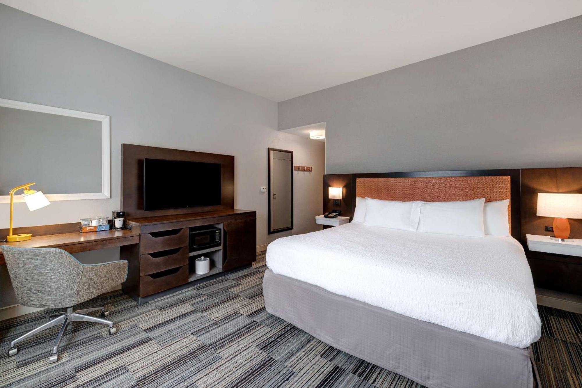 Hampton Inn & Suites Tulare Eksteriør billede