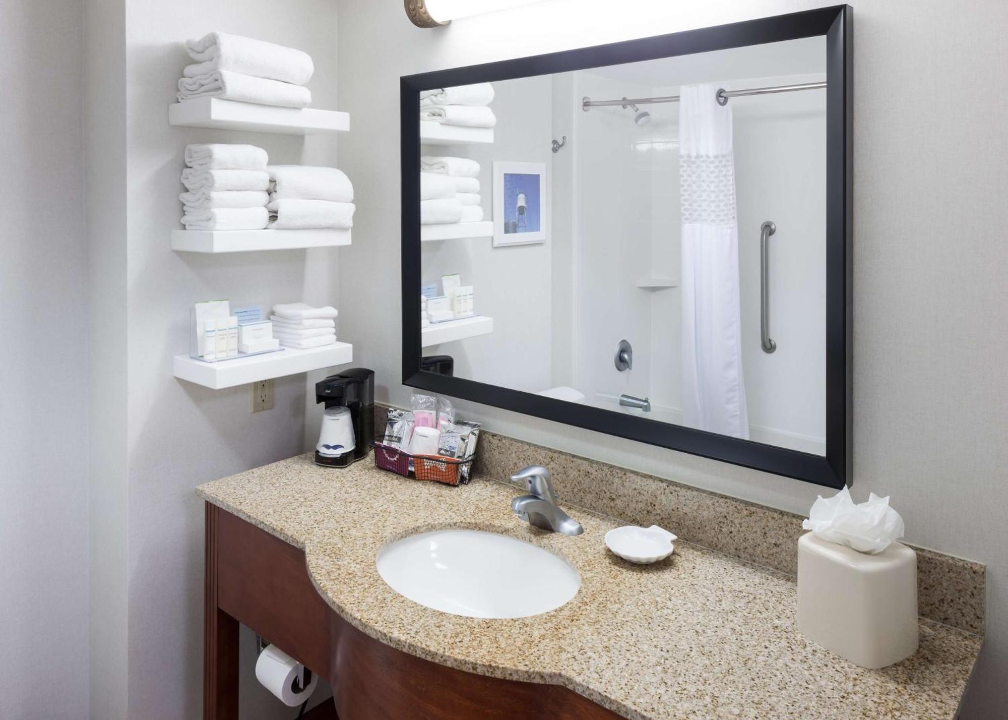 Hampton Inn & Suites Tulare Eksteriør billede